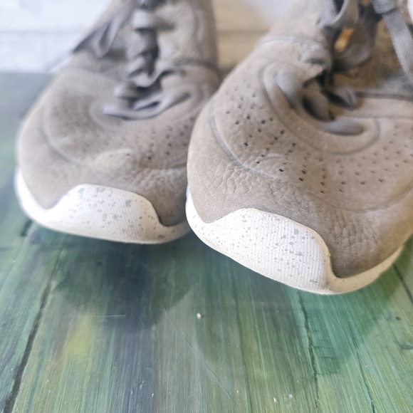 UGG NuBuck leather sneakers - Picture 3 of 7